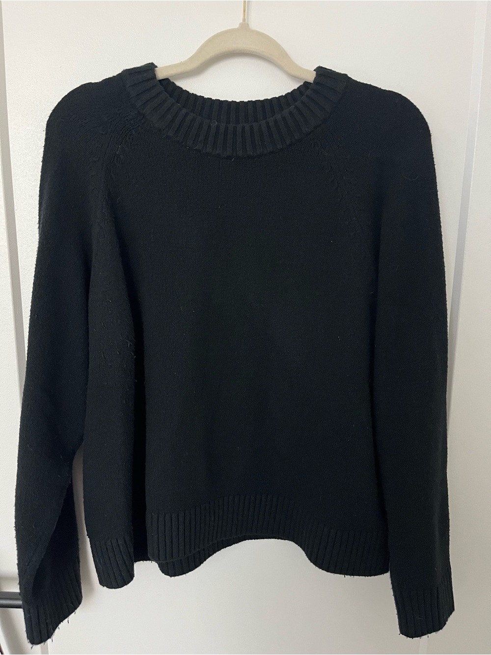 GAP Black Crewneck Sweater